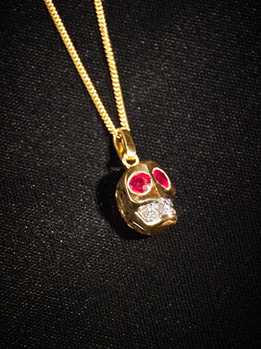 ARIDO 18K YELLOW GOLD WITH RUBIES AND DIAMONDS