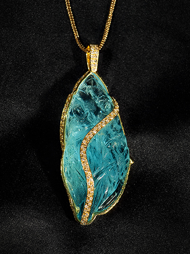 Arido pearl pendant